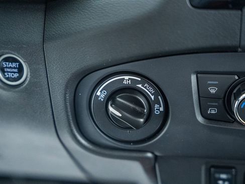 Used 2024 Nissan Frontier PRO-4X w/ Pro Convenience Package image 28