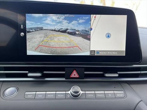 Used 2025 Hyundai Elantra SEL image 23