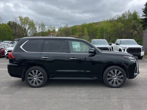 Used 2018 Lexus LX 570 4WD w/ Luxury Package image 9