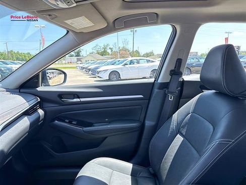 Used 2025 Nissan Altima 2.5 SL AWD/4WD image 14