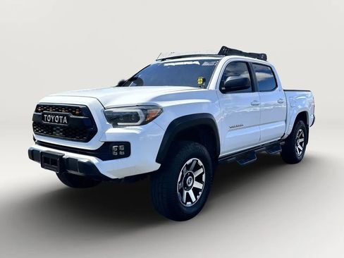 Used 2018 Toyota Tacoma SR5 RWD image 7