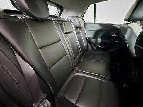 Used 2019 Chevrolet Trax Premier w/ Midnight Edition AWD/4WD image 29