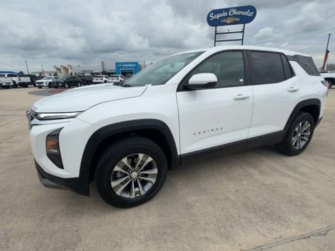 Used 2026 Chevrolet Equinox LT FWD image 4