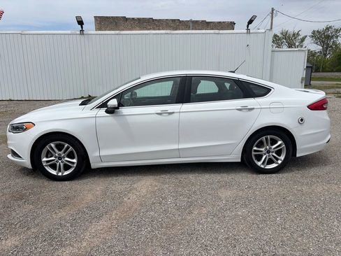Used 2018 Ford Fusion SE w/ Equipment Group 602A FWD image 6