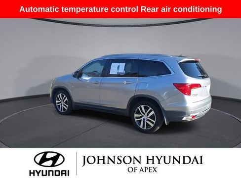 Used 2017 Honda Pilot Touring image 5