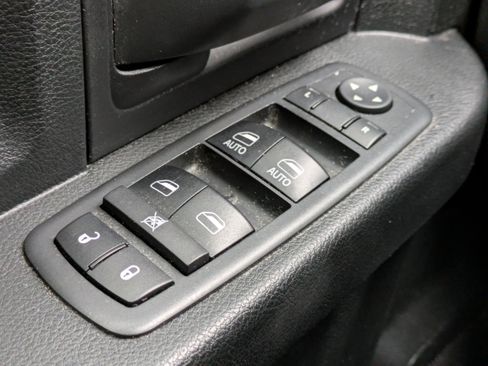 Used 2018 RAM 1500 Express image 24