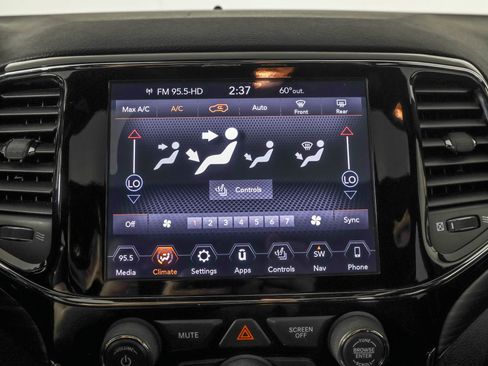 Used 2020 Jeep Grand Cherokee Altitude image 32