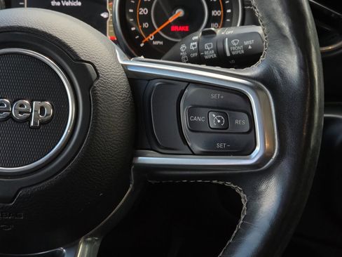 Used 2019 Jeep Wrangler Unlimited Sahara AWD/4WD image 20