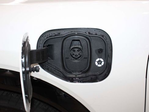 Used 2022 Ford Mustang Mach-E Premium image 5