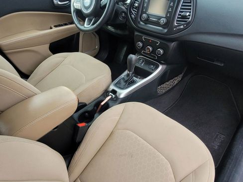 Used 2018 Jeep Compass Sport w/ Mopar Graphics Package image 15