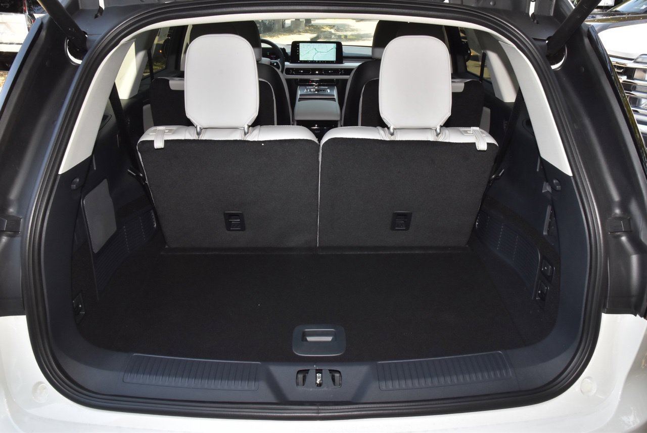 New 2026 Lincoln Aviator 2WD image 35