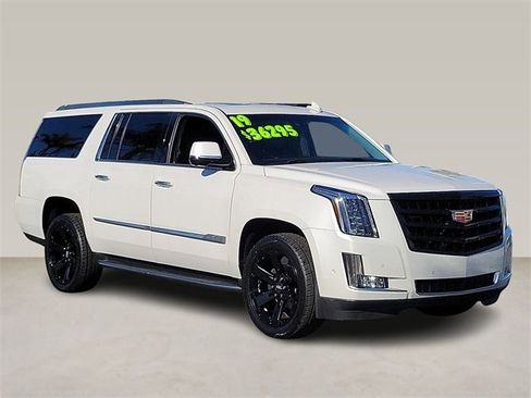 Used 2019 Cadillac Escalade ESV Luxury image 1