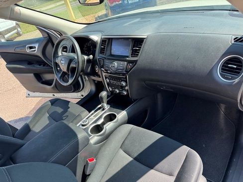 Used 2017 Nissan Pathfinder SV AWD/4WD image 27