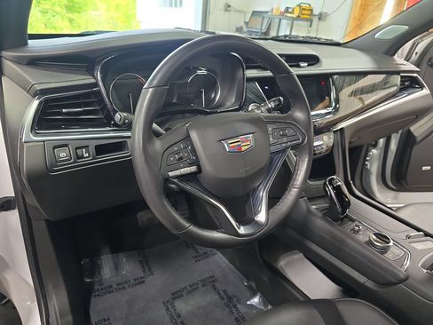 Used 2023 Cadillac XT6 Premium Luxury w/ LPO, Floor Liner Package AWD/4WD image 16