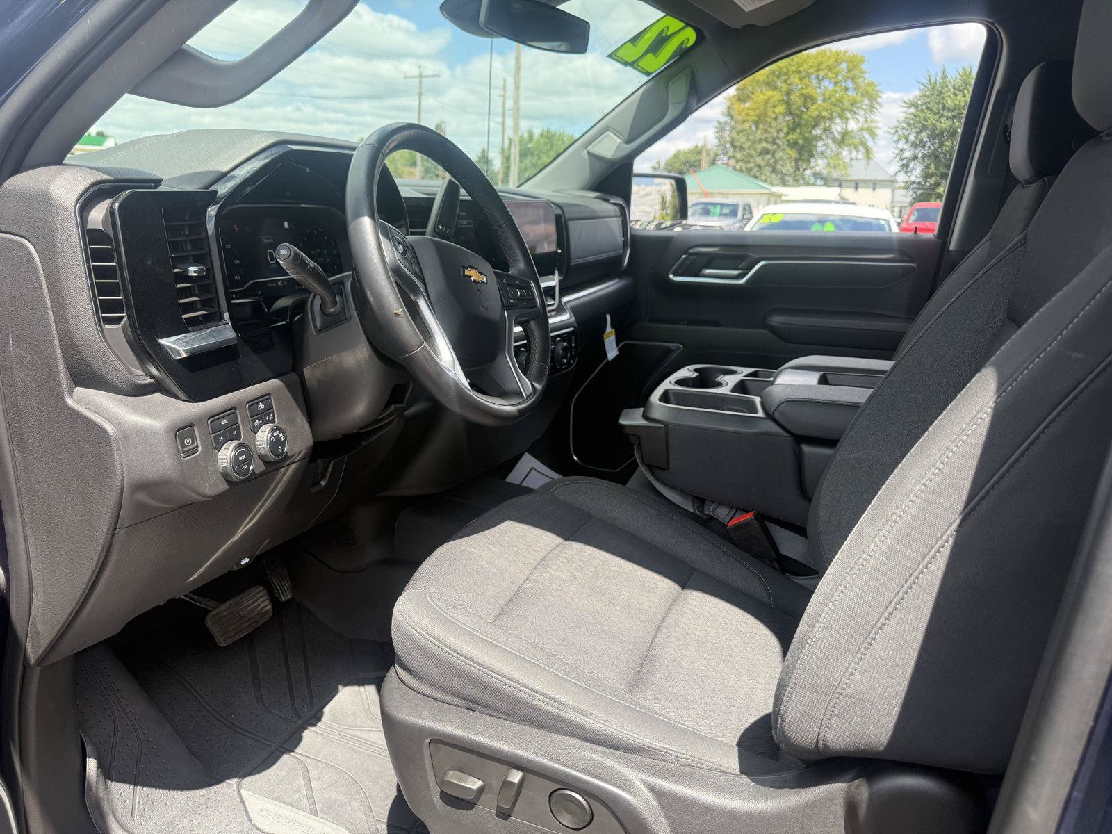 Used 2022 Chevrolet Silverado 1500 LT w/ All Star Edition Plus AWD/4WD image 10