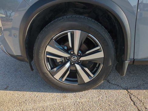 Used 2021 Nissan Rogue Platinum image 34