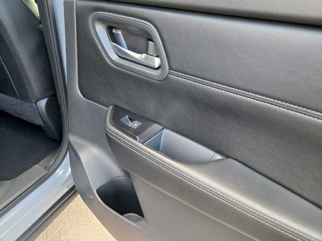 Certified 2024 Nissan Rogue SL w/ SL Premium Package FWD image 21