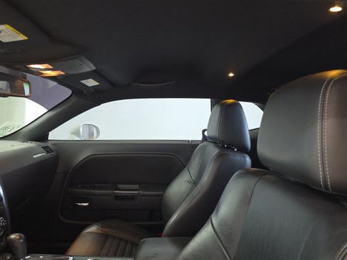 Used 2013 Dodge Challenger SXT Plus RWD image 9