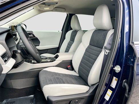 New 2025 Mitsubishi Outlander SE image 21