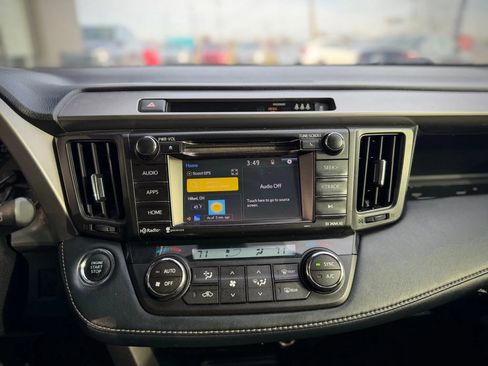 Used 2018 Toyota RAV4 XLE image 18