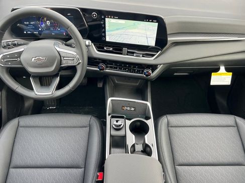 New 2026 Chevrolet Equinox LT w/ Convenience Package II AWD/4WD image 10