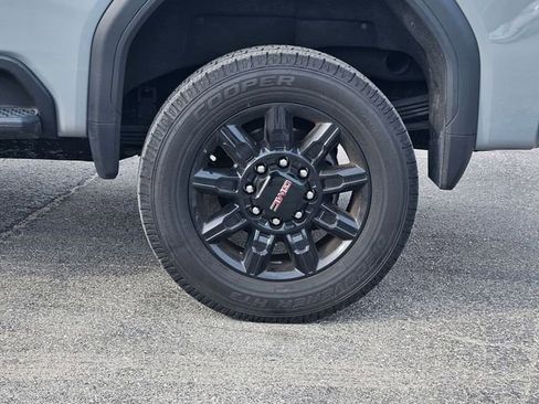 Used 2024 GMC Sierra 2500 AT4 w/ AT4 Premium Plus Package AWD/4WD image 5