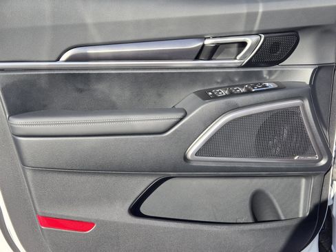 New 2025 Kia Telluride LX image 13