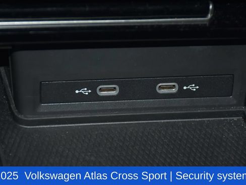 Used 2025 Volkswagen Atlas Cross Sport SE FWD image 21
