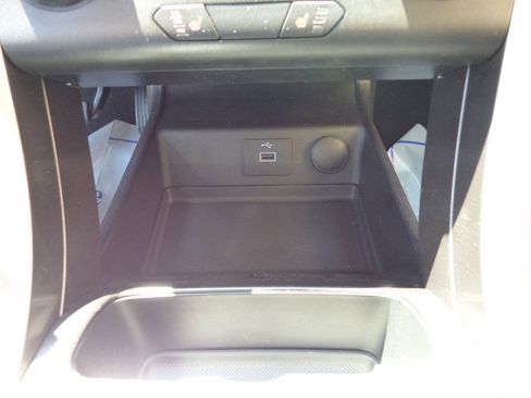Used 2017 Ford Fusion SE AWD/4WD image 36