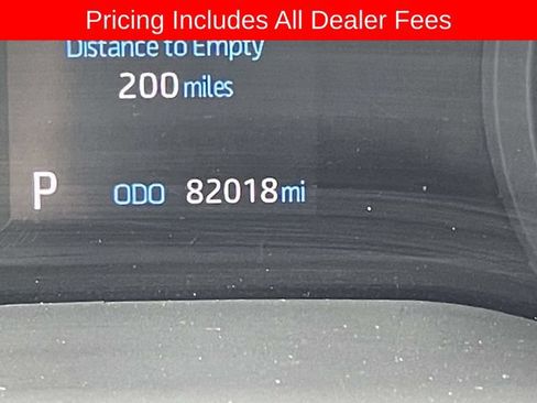 Used 2023 Toyota Sienna XLE FWD image 28