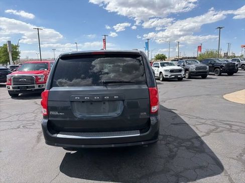 Used 2013 Dodge Grand Caravan SXT w/ Entertainment Group 1 FWD image 10