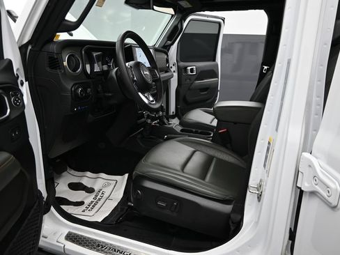 Used 2024 Jeep Wrangler High Altitude AWD/4WD image 12