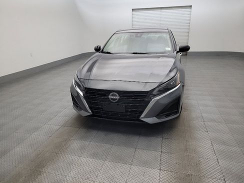 Used 2025 Nissan Altima 2.5 SV FWD image 15