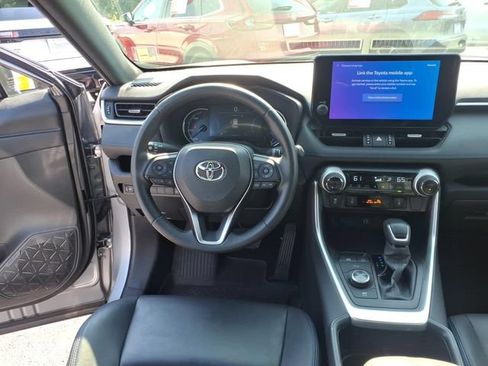 Used 2023 Toyota RAV4 XSE AWD/4WD image 12