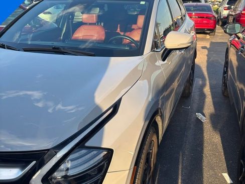 Used 2023 Kia Sportage SX image 1