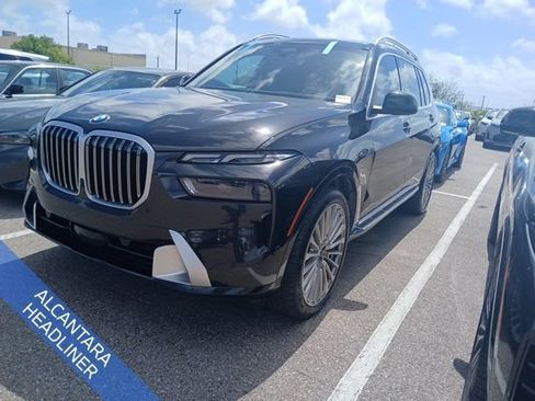 Used 2024 BMW X7 xDrive40i w/ Premium Package AWD/4WD image 6