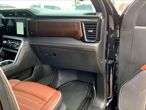 Used 2024 GMC Sierra 2500 Denali Ultimate image 18