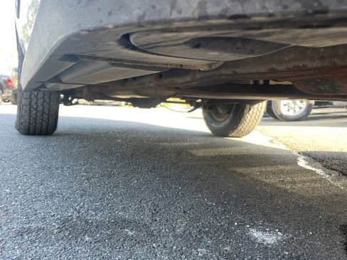 Used 2010 Chevrolet Suburban LT image 24