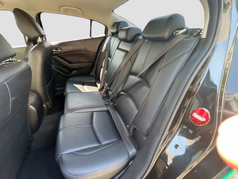 Used 2018 MAZDA MAZDA3 Touring FWD image 24