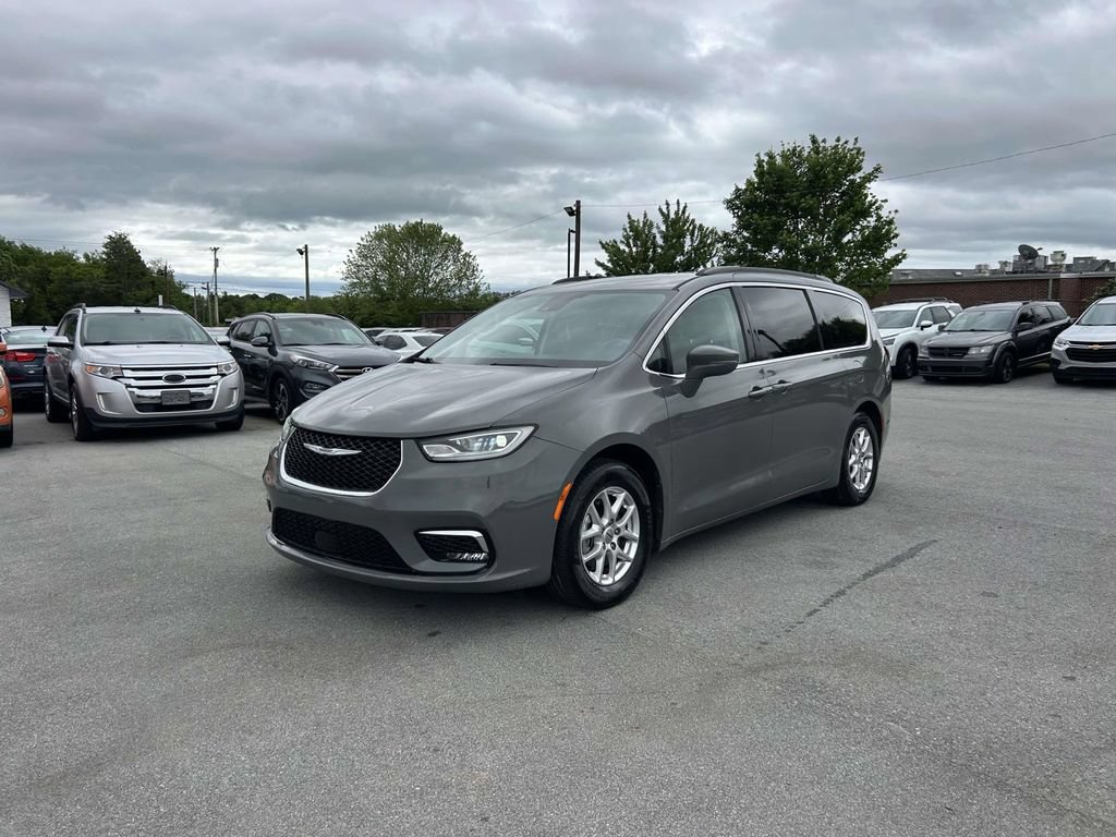 Used 2022 Chrysler Pacifica Touring-L FWD image 7