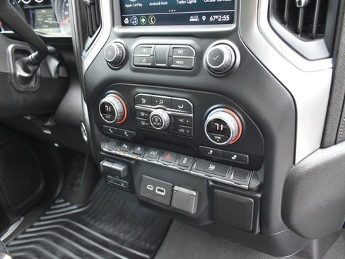 Used 2021 Chevrolet Silverado 1500 LT w/ Safety Package AWD/4WD image 25