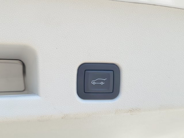 Used 2024 GMC Acadia Denali FWD image 11