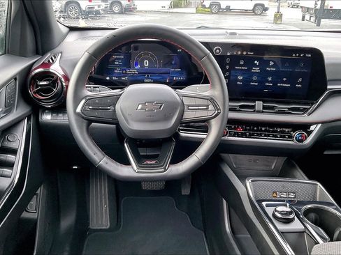 Used 2025 Chevrolet Equinox RS w/ Convenience Package III image 5