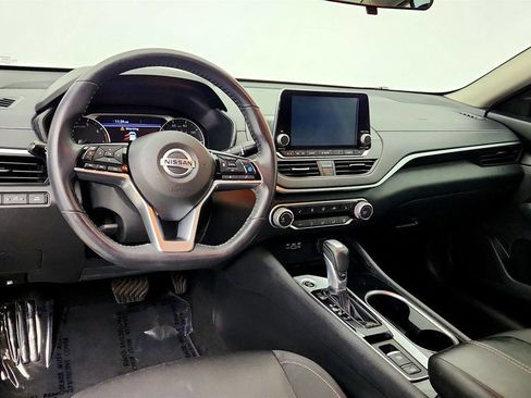 Used 2021 Nissan Altima 2.5 SV w/ SV Premium Package FWD image 13