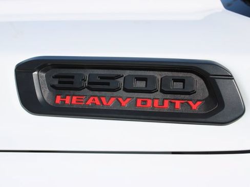 Used 2024 RAM 3500 Big Horn w/ Night Edition AWD/4WD image 17