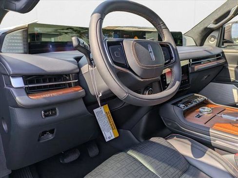 New 2025 Lincoln Navigator Black Label image 3