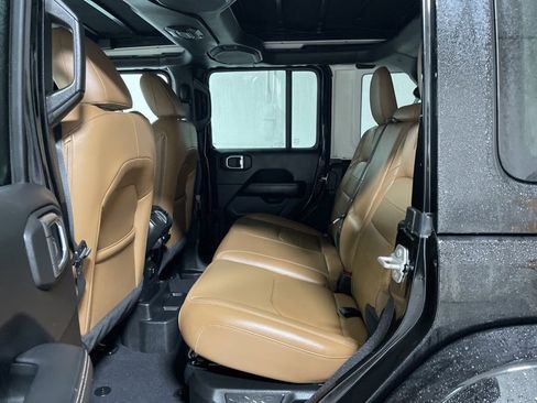 Used 2023 Jeep Wrangler Unlimited Sahara image 15