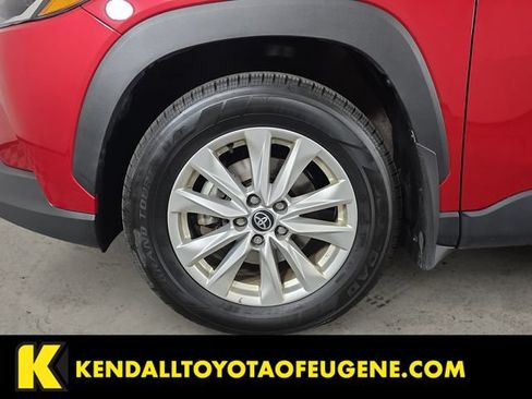 Used 2024 Toyota Corolla Cross LE AWD/4WD image 9