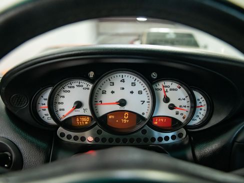 Used 2000 Porsche 911 Carrera image 36