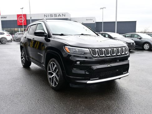 Used 2024 Jeep Compass Limited w/ Elite Group image 2